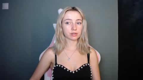 Snapshot of luciacam20 chatting on July 7, 7:29 pm Lucy online show from July 7, 7:29 pm