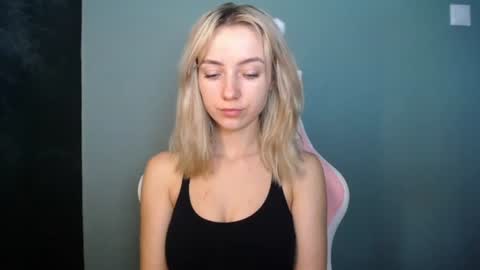 Snapshot of luciacam20 chatting on July 9, 12:31 pm Lucy online show from July 9, 12:31 pm