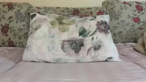 Mysterious Girl online show from January 10, 5:20 am