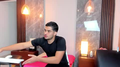 Luciano online show from June 4, 12:00 pm