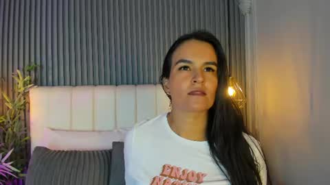 Snapshot of luciemillerr chatting on July 18, 7:17 pm lucie online show from July 18, 7:17 pm