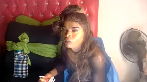 Snapshot of lucile_carrie chatting on June 29, 12:17 am Lucile Carrie online show from June 29, 12:17 am