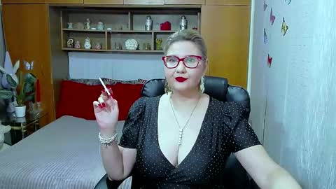 Snapshot of lucillefenlys chatting on March 13, 8:59 pm Lucille Fenly online show from March 13, 8:59 pm