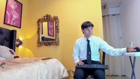 luckk_ online show from May 22, 4:52 am
