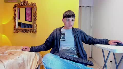 luckk_ online show from May 24, 5:01 am