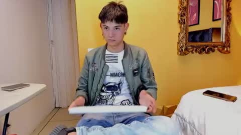 luckk_ online show from July 12, 10:56 pm