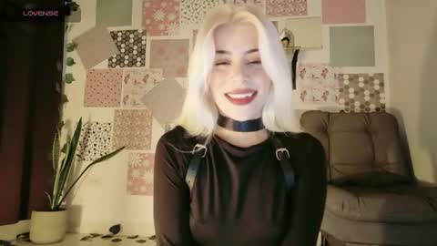luckysapphire777 online show from July 11, 6:43 pm