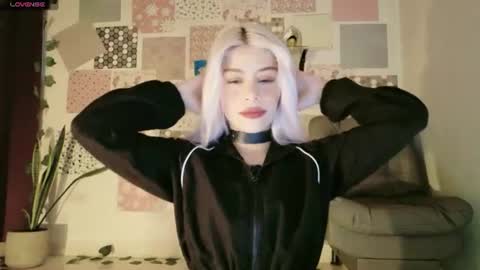 luckysapphire777 online show from July 26, 12:23 pm