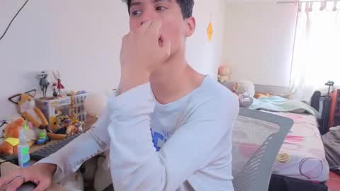 Lu Independent Model online show from February 18, 4:03 pm