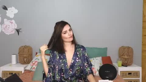 Lucy online show from June 4, 8:59 pm