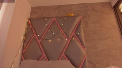   online show from March 1, 4:09 pm