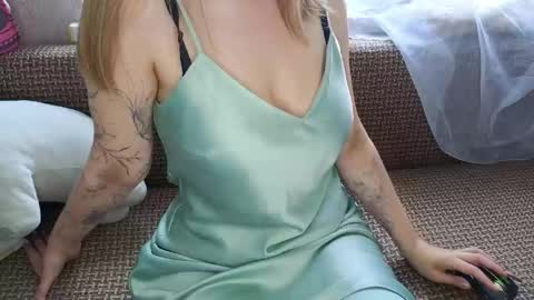 Lucy online show from May 30, 3:47 am