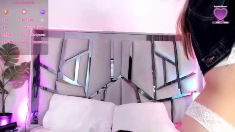 lucy_davies_ online show from March 5, 11:28 am