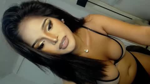 Snapshot of lucy_heartfiliaxxx chatting on February 12, 9:26 am MONA online show from February 12, 9:26 am