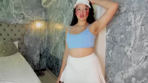 Lucy online show from November 24, 2:11 am