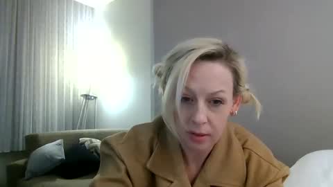 Snapshot of lucyloveslookers78240 chatting on December 4, 10:35 am Lucy Loves Lookers online show from December 4, 10:35 am