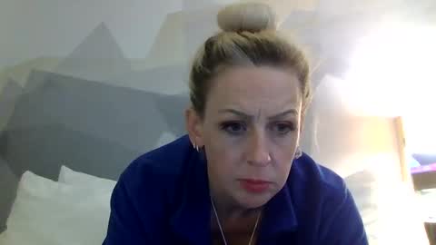 Snapshot of lucyloveslookers78240 chatting on December 5, 5:26 am Lucy Loves Lookers online show from December 5, 5:26 am