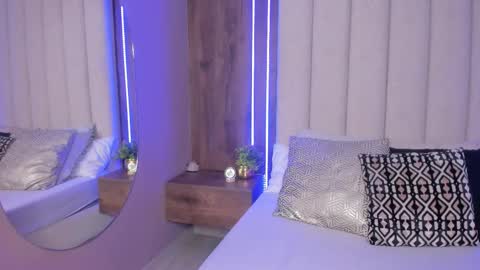 Lucy online show from February 3, 8:36 pm