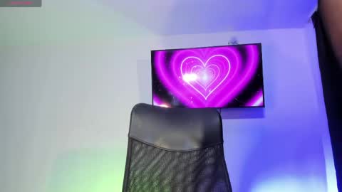 FENTY online show from April 16, 8:04 am