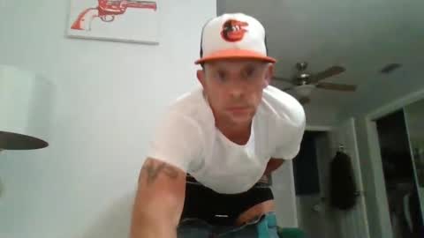 Snapshot of luiggii0904 chatting on December 15, 1:24 am luiggii0904 online show from December 15, 1:24 am