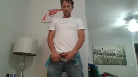 Snapshot of luiggii0904 chatting on December 20, 1:58 am luiggii0904 online show from December 20, 1:58 am