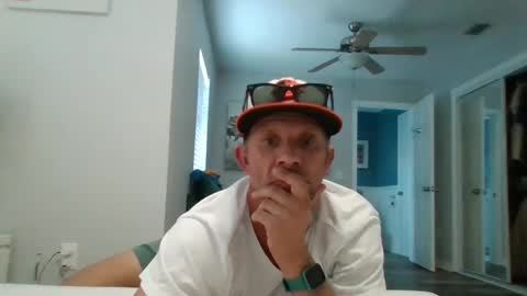 Snapshot of luiggii0904 chatting on December 20, 9:17 pm luiggii0904 online show from December 20, 9:17 pm