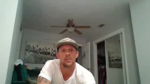 Snapshot of luiggii0904 chatting on February 1, 7:05 am luiggii0904 online show from February 1, 7:05 am