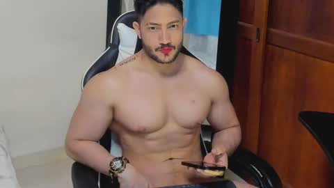 luis_baptista online show from February 12, 5:24 am