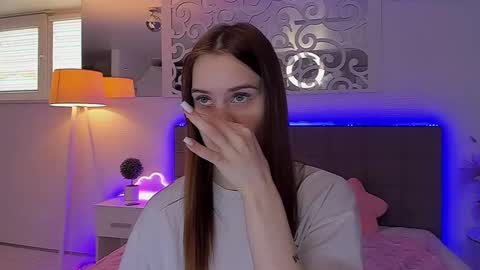 LuisaClover online show from April 18, 12:20 pm