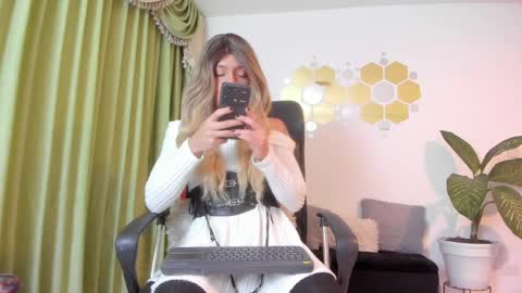 Luka Castillo online show from April 3, 3:26 am