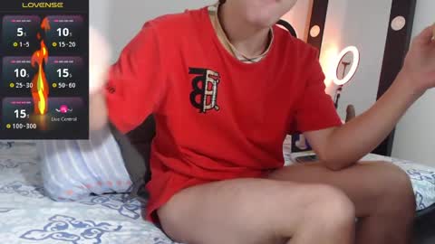 Snapshot of lukarizzox chatting on June 7, 9:57 am Lukarizzox independent model online show from June 7, 9:57 am