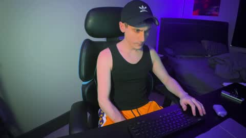 lukatripp online show from December 5, 8:55 pm