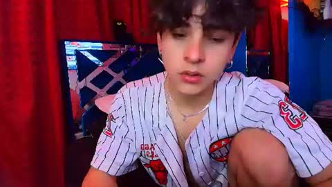 Snapshot of luke_howland chatting on June 26, 2:27 am Luke online show from June 26, 2:27 am