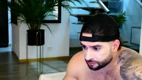 Snapshot of lukhass chatting on June 21, 12:24 am Lukhas f4f online show from June 21, 12:24 am