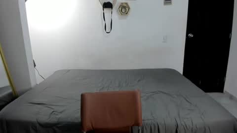 luky_bloo online show from June 30, 12:39 pm