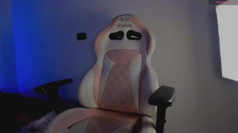 elizabeth online show from September 29, 4:34 pm