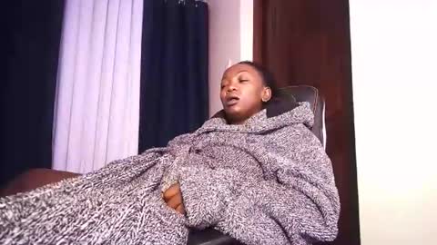 lulu_sparks1 online show from April 9, 8:09 am