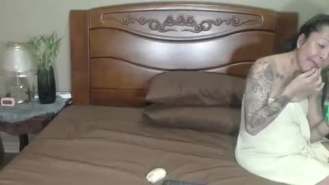 lulu_wild online show from March 31, 10:37 am