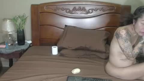 lulu_wild online show from April 1, 11:44 am