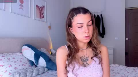 lulu berry online show from June 7, 2:05 am