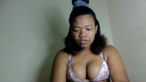 lumira_belle online show from July 1, 10:50 am