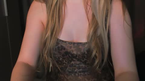 luna1vibe online show from December 13, 10:15 pm