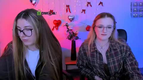luna_berryy online show from May 16, 6:50 pm