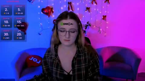 luna_berryy online show from May 30, 7:22 pm