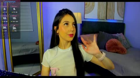 Snapshot of luna_celeeste_ chatting on April 24, 5:37 pm Luna online show from April 24, 5:37 pm