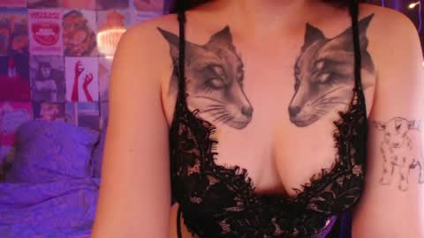 luna_limerence online show from May 26, 5:14 am