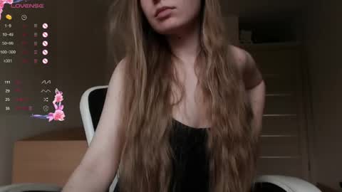 Snapshot of luna_loveisgood chatting on June 2, 9:44 am Luna online show from June 2, 9:44 am
