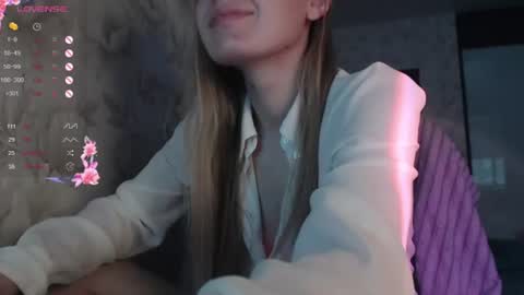 Snapshot of luna_loveisgood chatting on July 4, 11:22 pm Luna online show from July 4, 11:22 pm