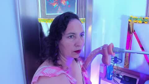 Snapshot of luna_naughty1 chatting on June 18, 7:07 pm luna_naughty1 online show from June 18, 7:07 pm