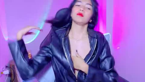 Snapshot of luna_roja25 chatting on February 13, 2:02 pm LUNA online show from February 13, 2:02 pm